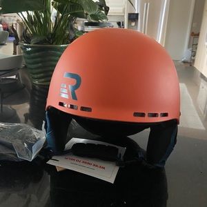 Snowboard helmet